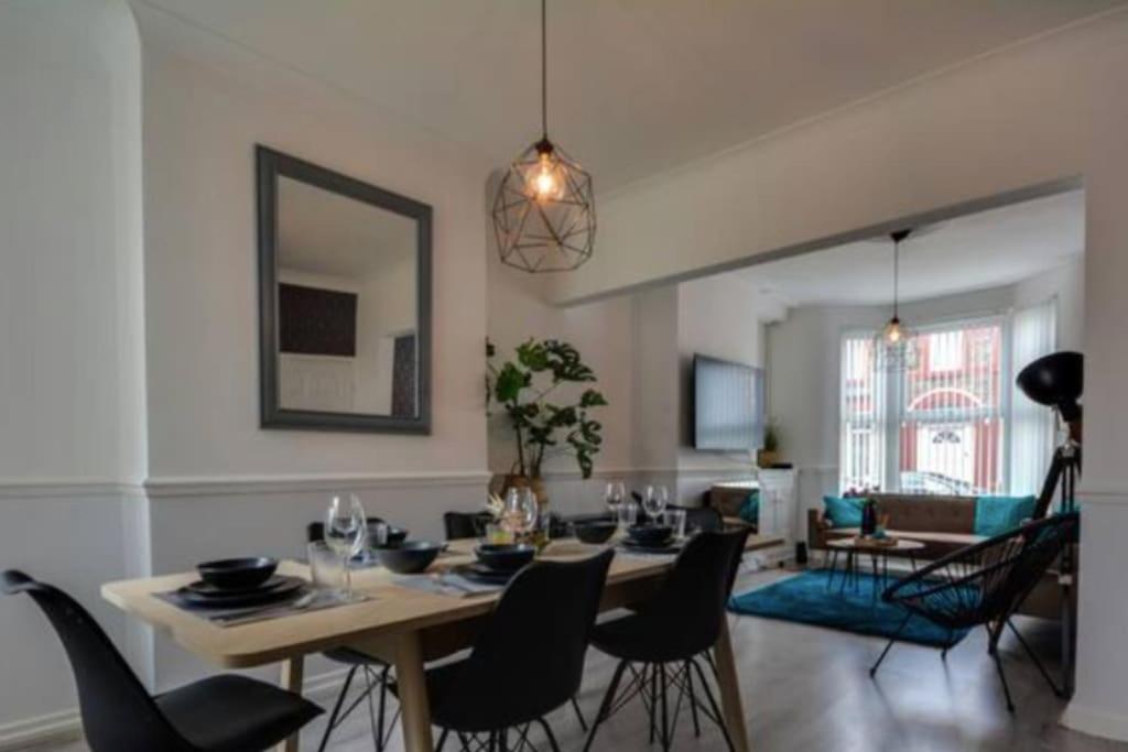 Antonio Str Liverpool 6 Beds Buitenkant foto