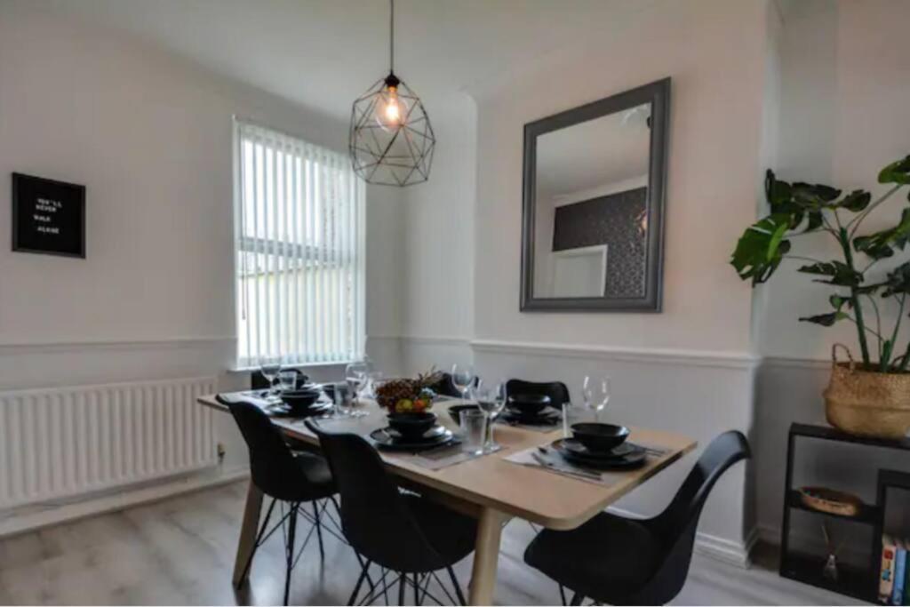 Antonio Str Liverpool 6 Beds Buitenkant foto